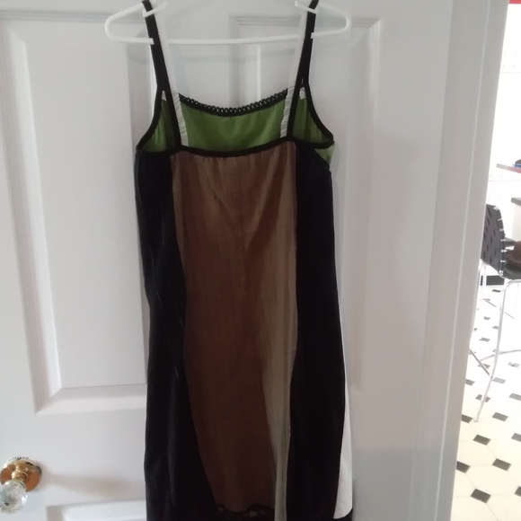 Summer dress - Picture 3 of 3